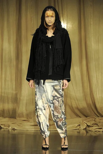 Look 14